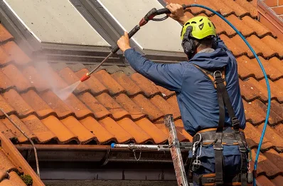Démoussage et hydrofuge de toiture à Dolving